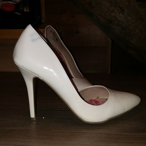 White heels - Picture 2 of 4